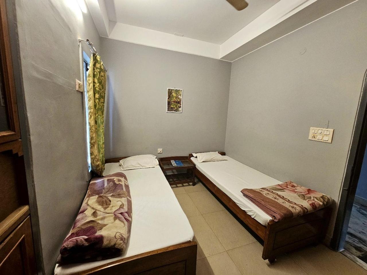 Hotel Vishal Силигури Экстерьер фото