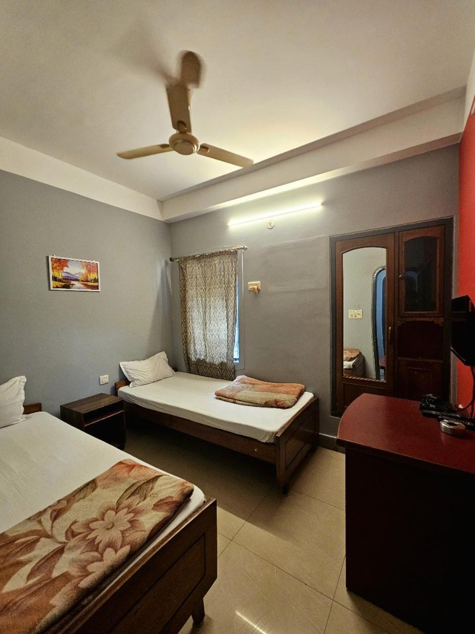 Hotel Vishal Силигури Экстерьер фото
